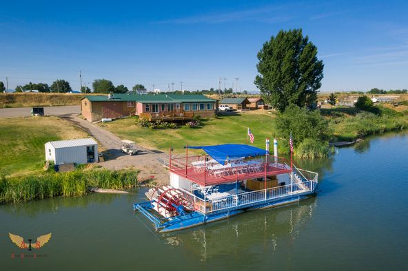 Drydock Bar and Grill: 175 Us Hwy 30, Burley, ID 83318